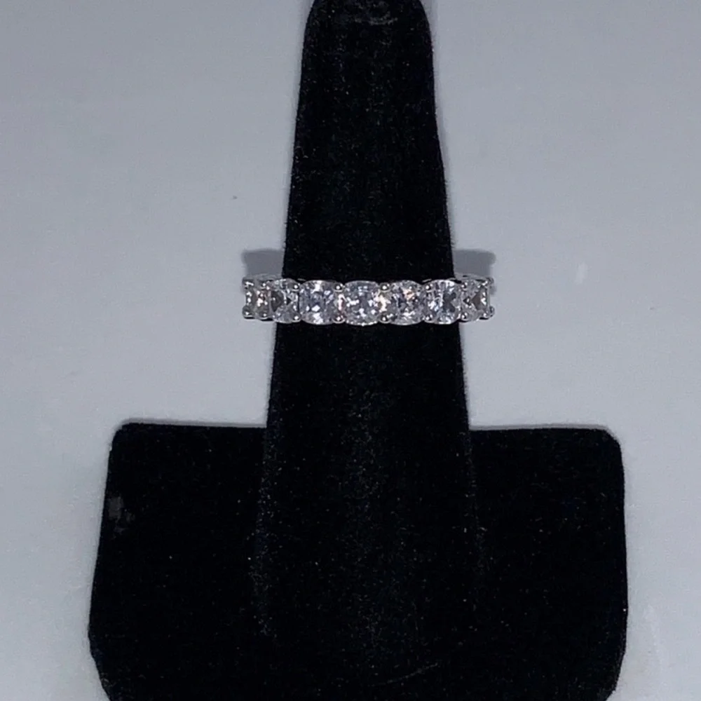 NWT 4.5ct Eternity Band - Round Solitaire Stones - Neiman Marcus - Size 6 - Picture 13 of 15